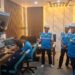 Petugas PLN memantau kenadalan daya listrik selama perayaan hari raya di Manado. (foto: Humas PLN)