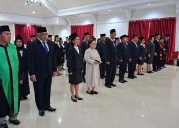 Foto: Bupati melantik Pejabat dan Kepala Sekolah. (Dok. Istimewa)