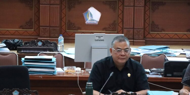 Tidak Hadir Pembahasan LKPJ Gubernur 2025, Louis Carl Schramm Mintakan PLT RS Kitawaya Diganti