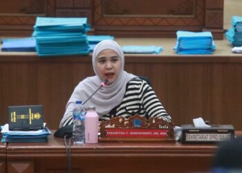 Paripurna DPRD Sulut, Feramitha Serukan Pembangunan Talud Muntoi dan Jalan Dumoga