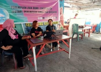 Perempuan dan Bumi: Suara dari Pesisir Karangria untuk Kehidupan Lestari 