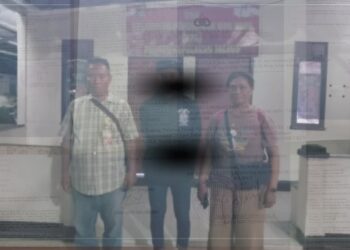 Korban dan orang tua yang didampingi oleh kuasa hukum membuat laporan Polisi.