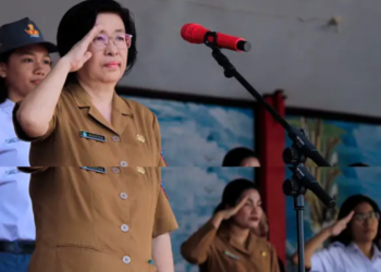 Kepala SMA Negeri 8 Manado Mediatrix Ngantung dalam salah satu momen di SMAN 8 Manado. (Foto: Website resmi SMA Negeri 8)