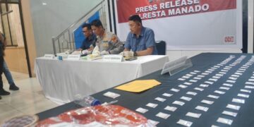 Polresta Manado mengungkap jejaring narkoba dan mengamankan ribuan barang bukti obat-obatan terlarang. (foto: Barta1)