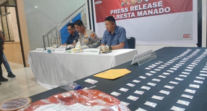 Polresta Manado mengungkap jejaring narkoba dan mengamankan ribuan barang bukti obat-obatan terlarang. (foto: Barta1)