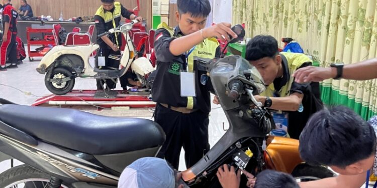 PLN Sulutenggo mendukung edukasi bagi SMK sehingga bisa meraih penghargaan. (foto: Humas PLN)