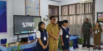 Foto: Wakil Bupati Sangihe Buka Pelaksanaan TKA di SMP Negeri 1 Tahuna. (Dok. Istimewa)