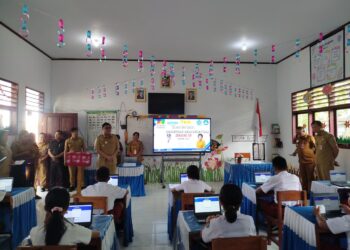 Foto: Wakil Bupati Kepulauan Sangihe, Tendris Bulahari membuka TKA Jenjang SD. (Dok. Istimewa)