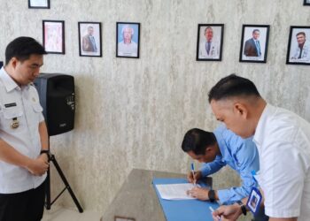 Foto: Penandatanganan nota kesepahaman (MoU), RSUD Liun Kendage Tahunda dan Dekopinda Sangihe diksasikan Bupati Kepulauan Sangihe, Michael Thungari. (Dok. Rendy/Barta1)