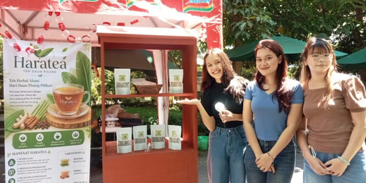 Berawal dari Riset di Tongkaina, Mahasiswi Polimdo Buat Produk Haratea Dari Daun Pisang