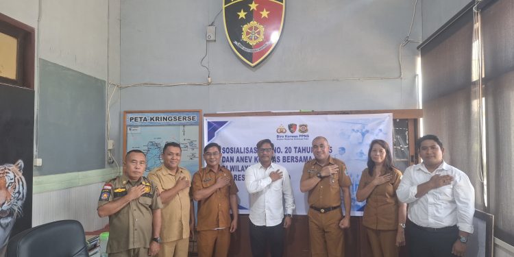 Foto bersama usai pelaksanaan sosialisasi dan koordinasi oleh Sat Reskrim Polres Kepualaun Talaud dan PPNS.