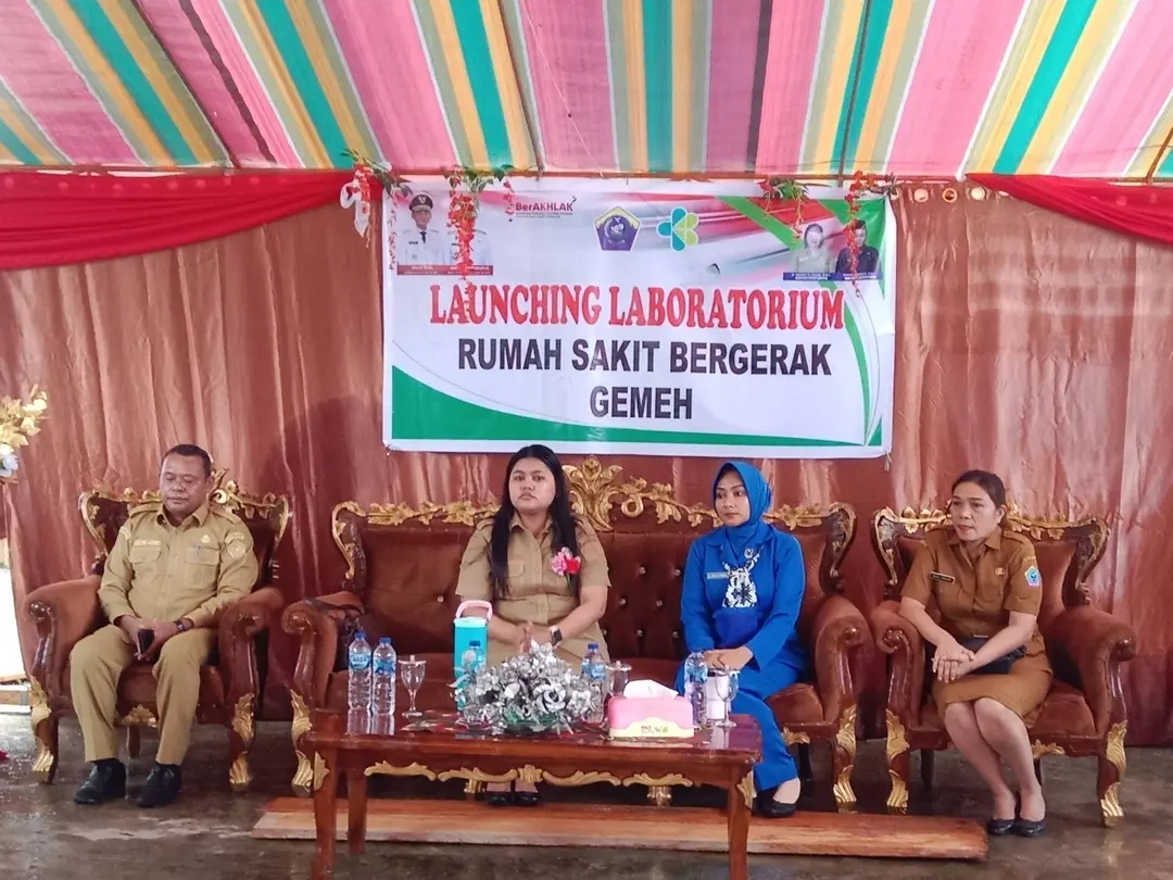Lounching Laboratorium Rumah Sakit Bergerak Kepualaun Talaud yang dihadir oleh Wakil Bupati Kepulauan Talaud, Anisya G Bambungan, SE. 