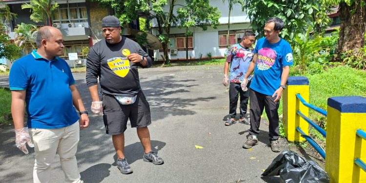 Aksi bersih-bersih dipimpin Cesar Garcia di Sangihe bertajuk "Keep Sangihe Beautiful". (Foto: Istimewa)