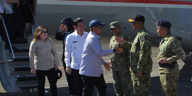 Dampingi Kunker, Kepala SMA Taruna Nusantara Kampus Langowan Puji Mensesneg