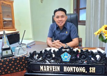 Foto: Marvein Hontong ditunjuk sebagai Plt. Ketua DPRD Sangihe. (Dok. Rendy/Barta1)