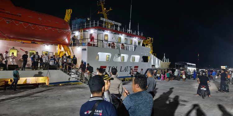 Rombongan Forkopimda dipimpin oleh Bupati Kepulauan Sangihe Michael Thungari bertolak ke Marore. (Dok. Yosman Limpong)