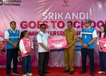 Guliran Srikandi Goes to School di SMA Negeri 1 Manado. (foto: Humas PLN)