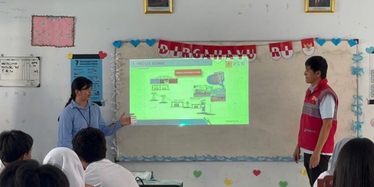 Guliran program edukatif PLN Goes to School. (foto: Humas PLN)