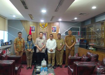 Plt Bupati Sitaro Heronimus Makainas Temui Dirjen Bina Keuangan Daerah Kemendagri