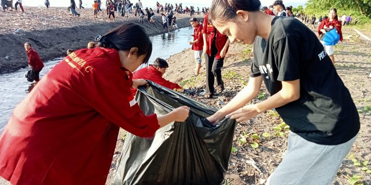 Refleksi Dies Natalis ke – 19 IAKN Manado: Wujud Nyata Ekoteologi Melalui Aksi Bersih Pantai