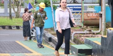 Jalan kaki salah satu clue untuk momentum 1 Hari Tanpa Kendaraan. (foto: Humas PLN)