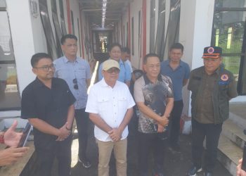 Plt Bupati dan Kejari Sitaro Serahkan Bantuan bencana hidrometeorologi Siau