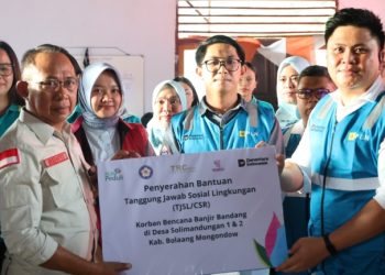 PLN UP3 Kotamobagu Hadir Untuk Korban Banjir Bandang Bolaang Mongondow. (foto: Humas PLN)