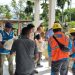 Penyaluran bantuan untuk penyintas bencana banjir 5 Desa di Gorontalo Utara. (foto: Humas PLN)