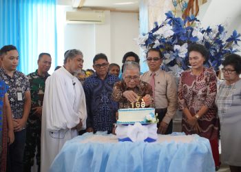 Plt Bupati dan Ketua TP-PKK Membaur di HUT ke-168 GMIST Imanuel Kelling Balehumara