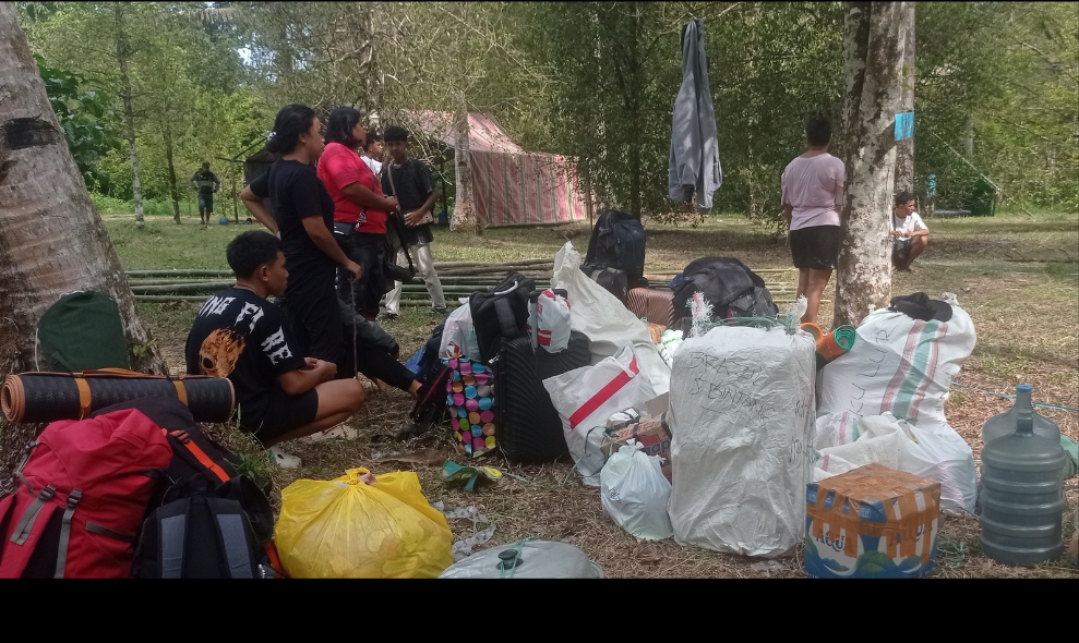 Potret rombongan pemuda GMPU dari Kabupaten Kepualaun Sangihe saat tiba di lokasi Youth Camp, Desa Rainis.