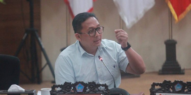 Makisanti Minta Setwan Menyediakan Buku Penetapan APBD dalam Pembahasan Pertanggungjawaban