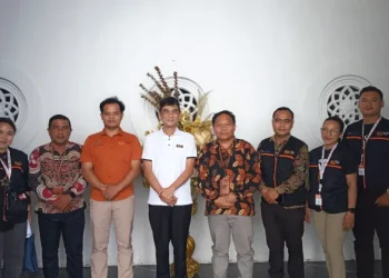 Foto bersama Bupati Kepulauan Talaud bersama BPS Talaud.