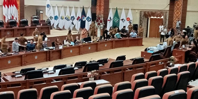 Pembahasan Ranperda Pertanggungjawaban APBD 2025 di DPRD Sulut, Ketidakhadiran Sejumlah Pejabat