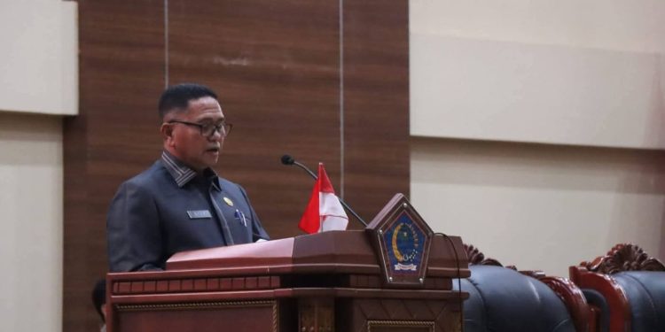 Berstatus Definitif, Sekwan Niklas  Silangen kembali Berdiri di Mimbar Paripurna
