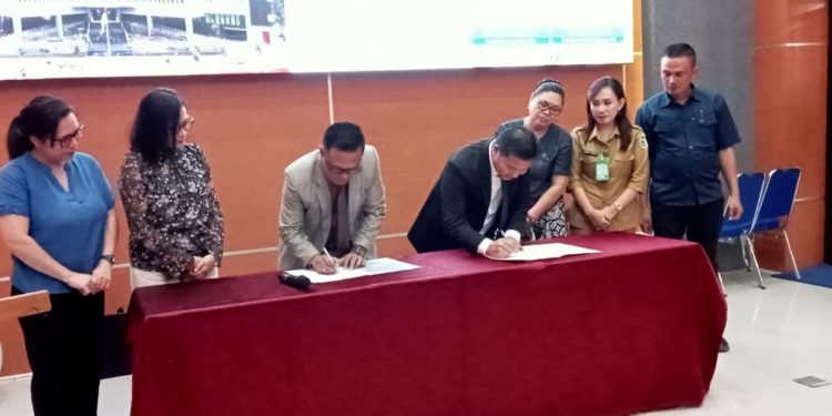 Polimdo dan Pemkab Bolaang Mongondow Perkuat Sinergi Lewat PKS, Jurusan Teknik Elektro Wujudkan Bina Desa Berkelanjutan