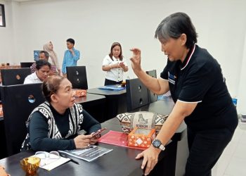 Tim Peneliti Polimdo Latih UMKM, Koperasi dan Nelayan Gunakan Aplikasi Administrasi Terintegrasi