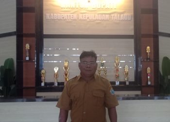 PLT Kepala Desa Tule Utara, Pitrex Saliareng.