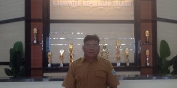 PLT Kepala Desa Tule Utara, Pitrex Saliareng.