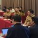 Foto: Bupati Kepulauan Sangihe Michael Thungari menyampaikan usulan solusi permanen konektivitas dalam forum koordinasi perbaikan Palapa Ring Tengah di Manado. (Dok. Istimewa)