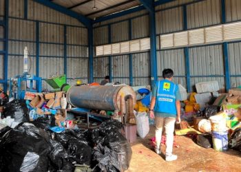 Program TJSL PLN di Tempat Pembuangan Akhir Kawatuna. (foto: Humas PLN)