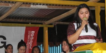 Wakil Bupati Kepulauan Talaud, Anisya Gretsya Bambungan, SE saat memberikan sambutan sekaligus membuka open turnamen bola voli justice porodisa cup 2026.