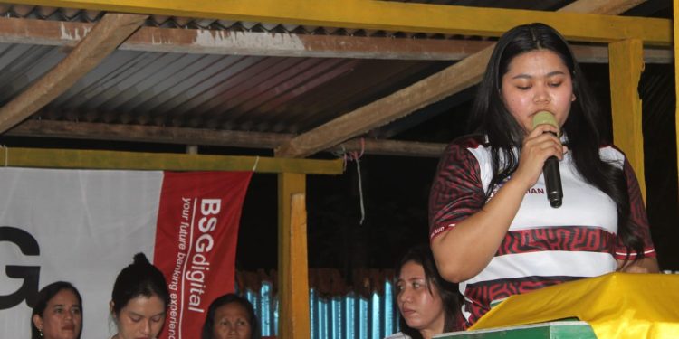 Wakil Bupati Kepulauan Talaud, Anisya Gretsya Bambungan, SE saat memberikan sambutan sekaligus membuka open turnamen bola voli justice porodisa cup 2026.