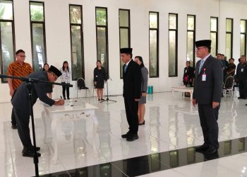Plt Bupati Sitaro Heronimus Makainas Ingatkan Penjabat Sekda Tanggungjawab dan Integritas