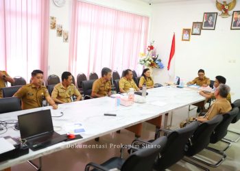 Plt Bupati Heronimus Makainas Pimpin Rapat Kerja TAPD Terkait Perencanaan dan Penganggaran Daerah