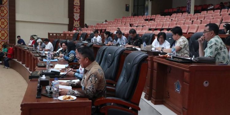 Komputer Rusak, Biro Barjas Sulut Terpaksa Meminjam: DPRD Soroti Keterbatasan Fasilitas Kerja