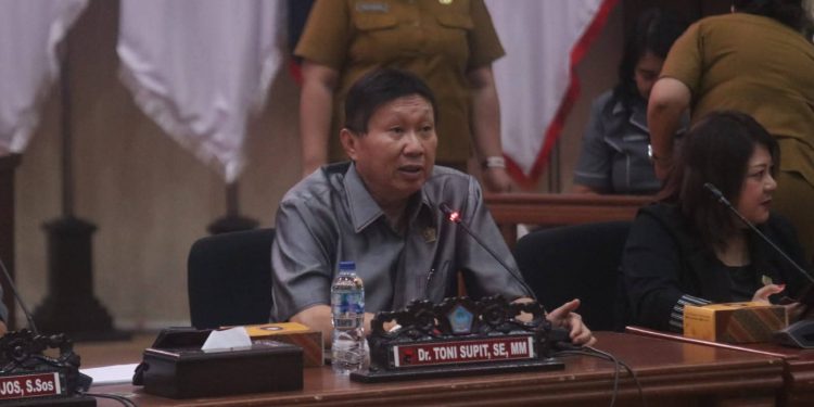 Toni Supit Mintakan TAPD Sulut Serahkan Dokumen KUA – PPAS 2027 ke Banggar