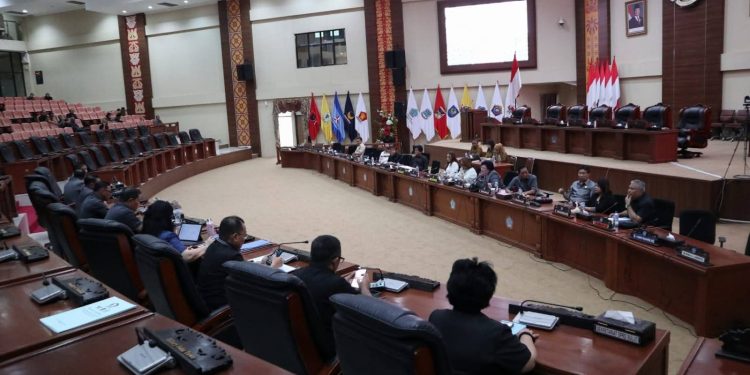 Pembahasan Banggar–TAPD Sulut Memanas, Selisih Anggaran ESDM Rp300 Juta Dipertanyakan