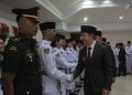 Foto: Bupati Michael Thungari mengukuhkan 30 pelajar Sangihe sebagai Paskibraka HUT Kemerdekaan RI ke-81. (Dok. Istimewa)