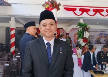 Foto: Direktur RSUD Liun Kendage Tahuna Polindeng Dalawir menjelaskan pembenahan fasilitas ruang anak, listrik, dan oksigen. (Dok. Istimewa)