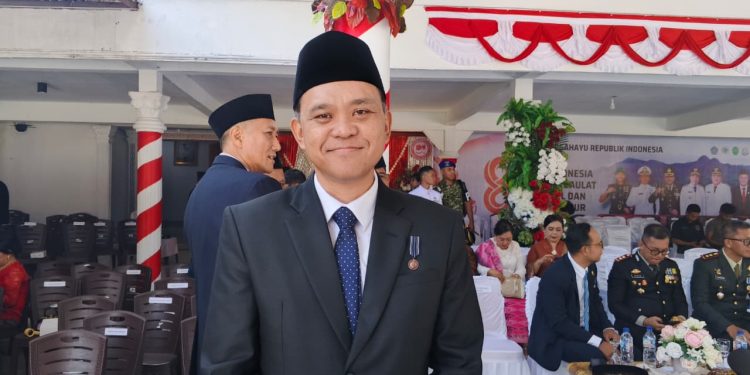 Foto: Direktur RSUD Liun Kendage Tahuna Polindeng Dalawir menjelaskan pembenahan fasilitas ruang anak, listrik, dan oksigen. (Dok. Istimewa)